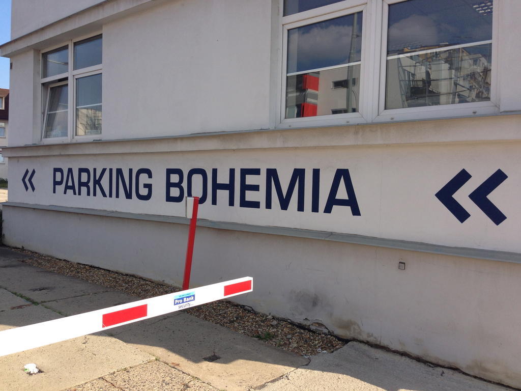 Hostel Bohemia Прага Екстериор снимка